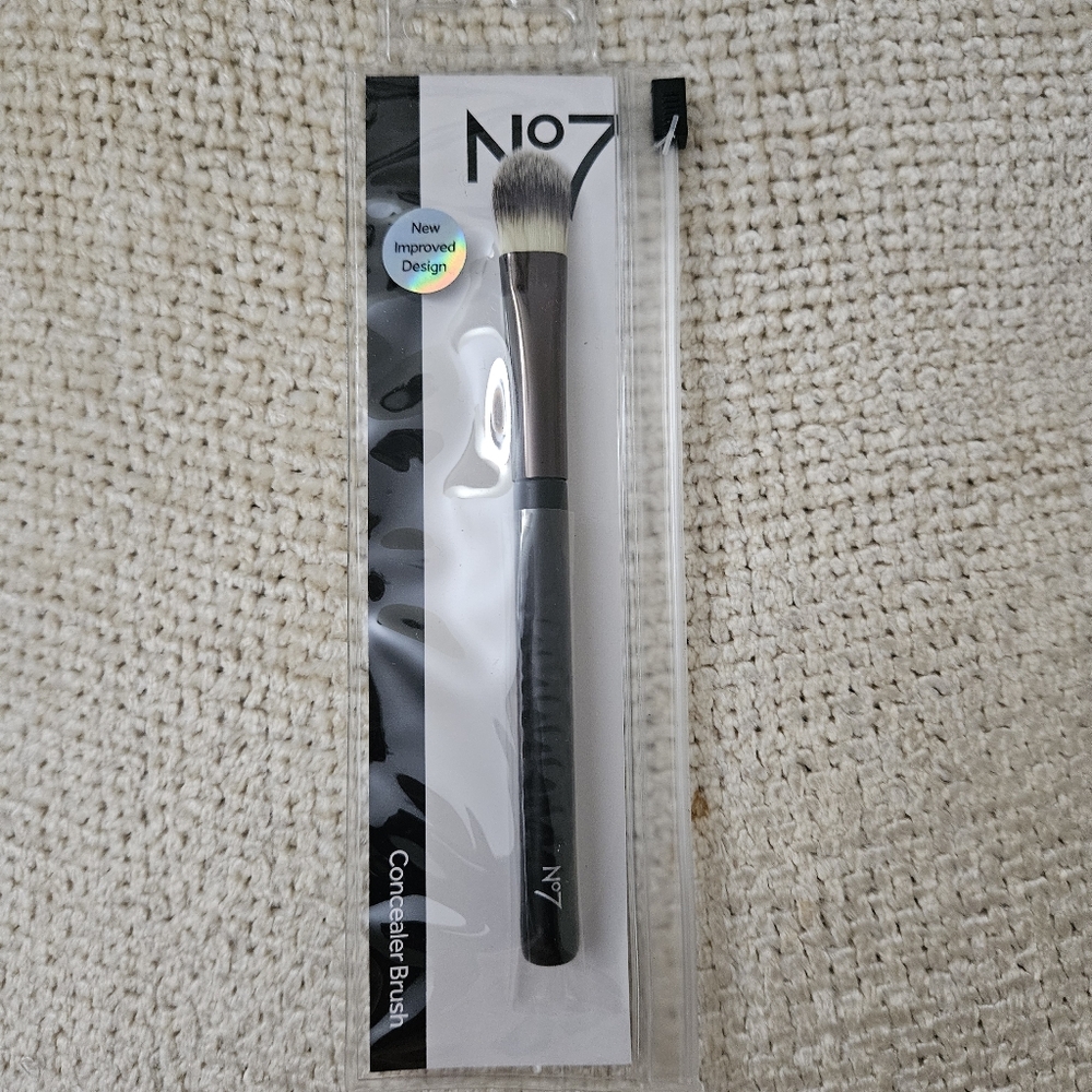 No7 Concealer Brush